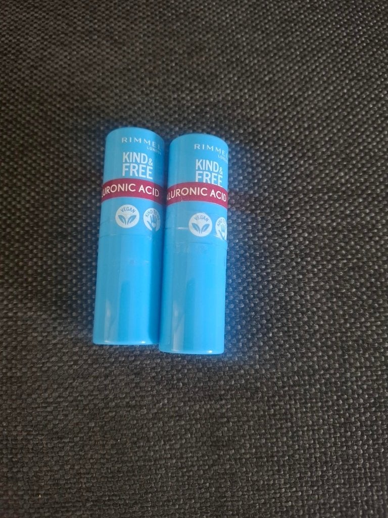 Rimmel Kind & Free Hyaluronic Acid Lipstick (advr 148), Nieuw, Ophalen of Verzenden, Make-up, Overige kleuren