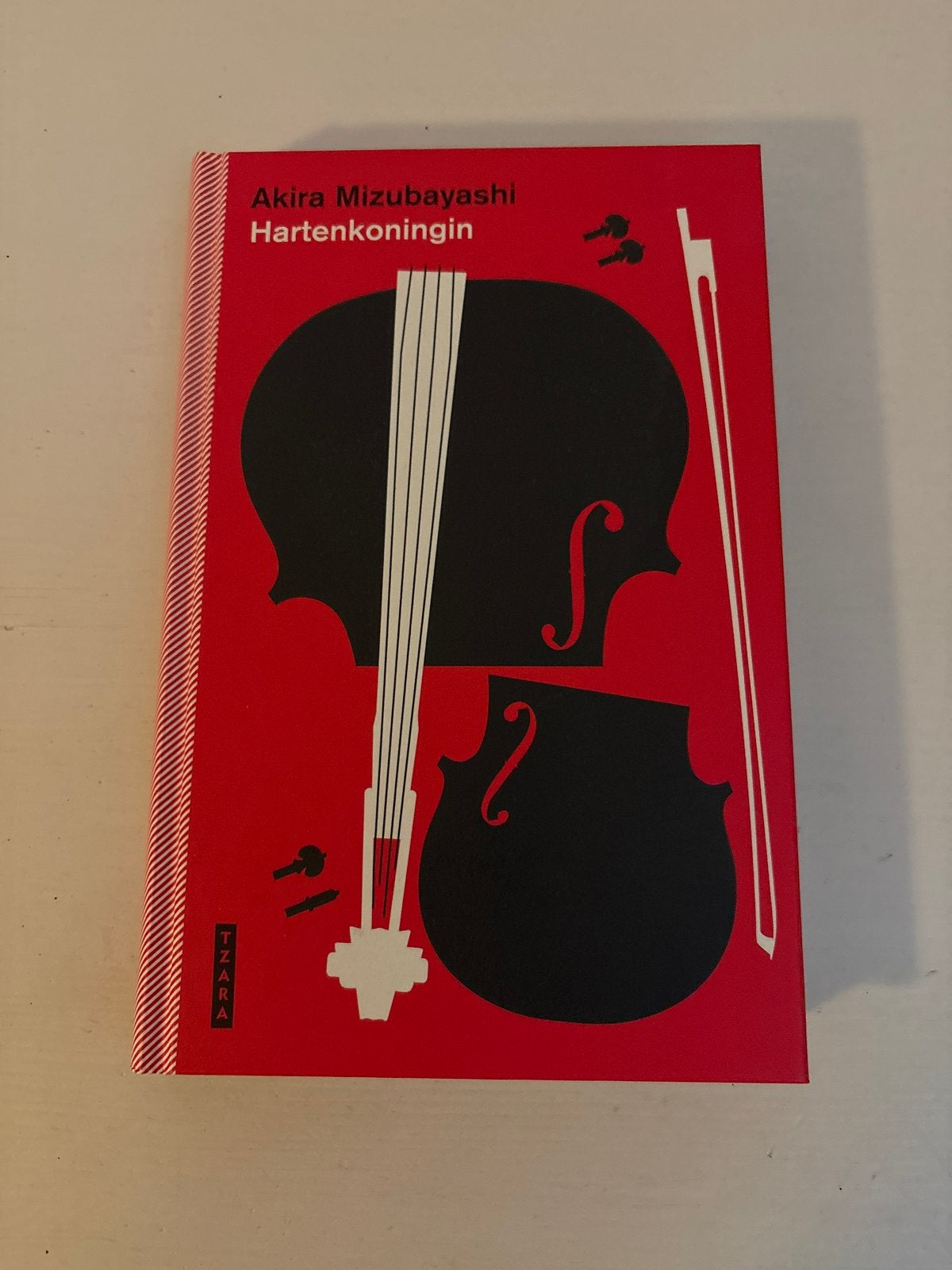Akira Mizubayashi - Hartenkoningin (Roman), Ophalen of Verzenden, Zo goed als nieuw, Europa overig