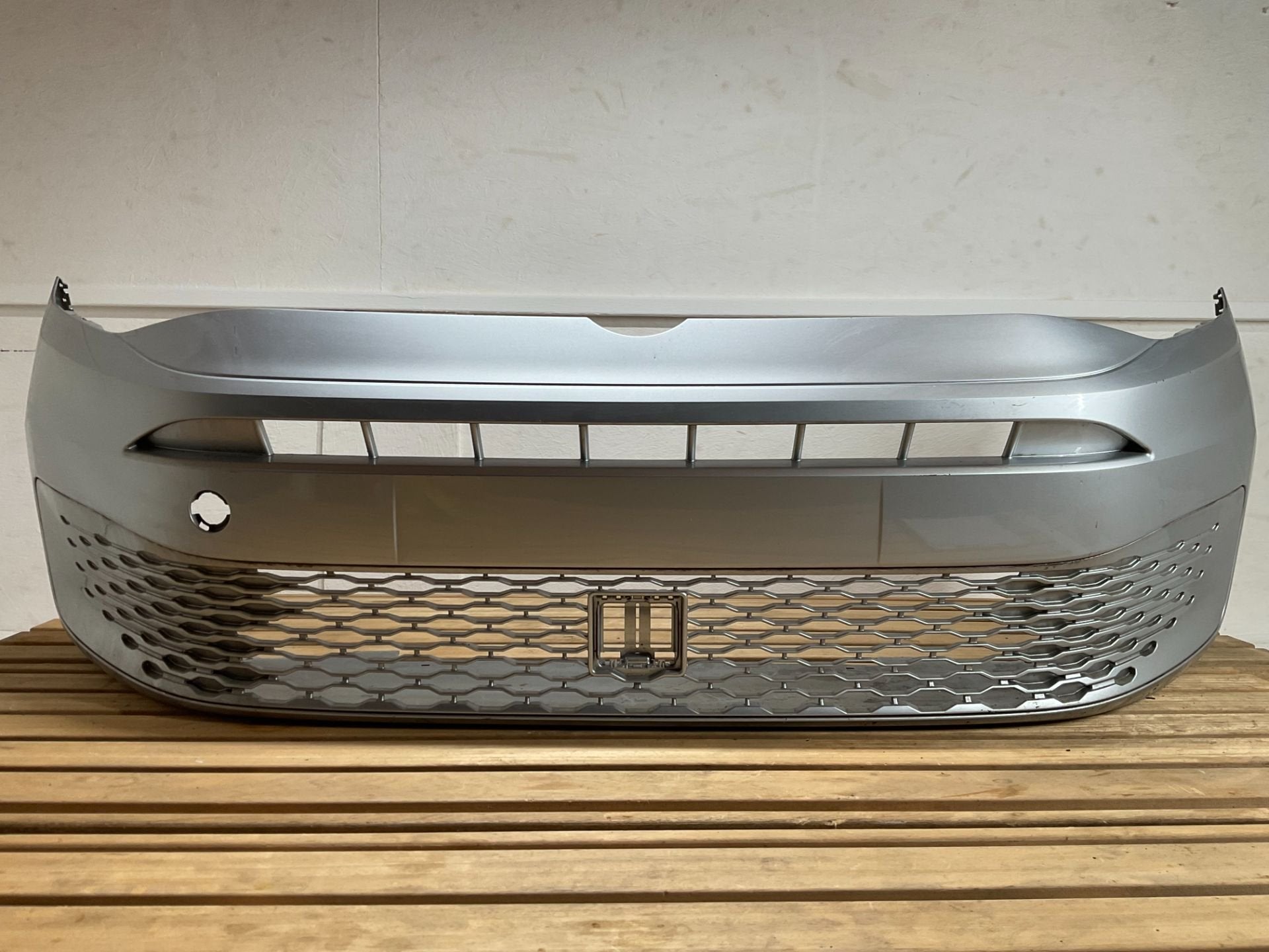Bumper Volkswagen CADDY 2K7 2K7807221A 2021-2025 Voorbumper, Gebruikt, Volkswagen AG, Bumper, Berliner Ring 2
38440  Wolfsburg, DE