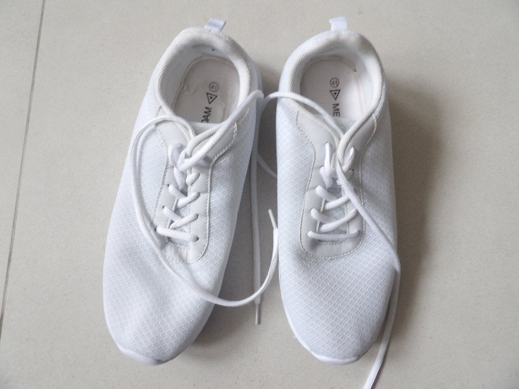1 paar mooie witte NIKE sport schoenen met veters maat 41, Wit, Ophalen of Verzenden, Sneakers of Gympen, Zo goed als nieuw