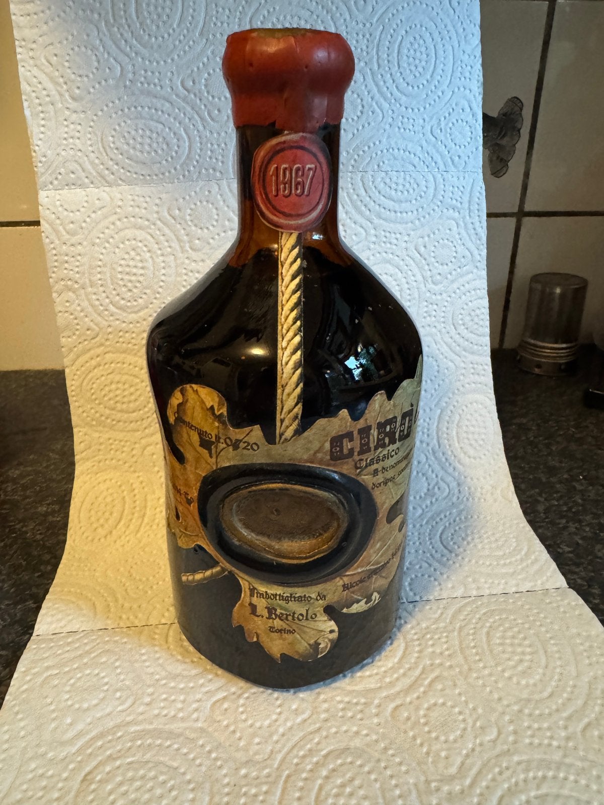 Oude fles wijn 1967 CIRO Classico, da L Bertolo - Torino., Verzamelen, Ophalen of Verzenden, Zo goed als nieuw, Frankrijk, Rode wijn