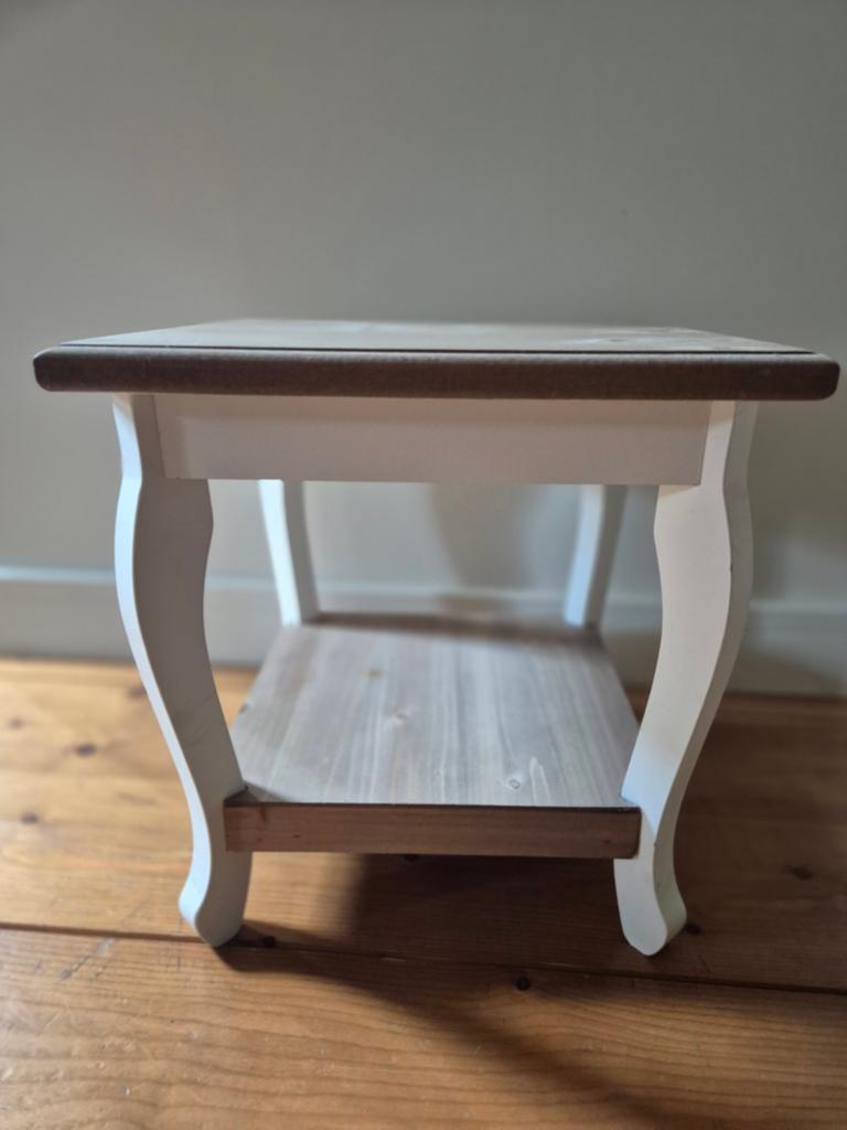 Houten bijzettafel met witte poten - 40x40x41 cm, Ophalen, Minder dan 45 cm, Minder dan 55 cm, Gebruikt
