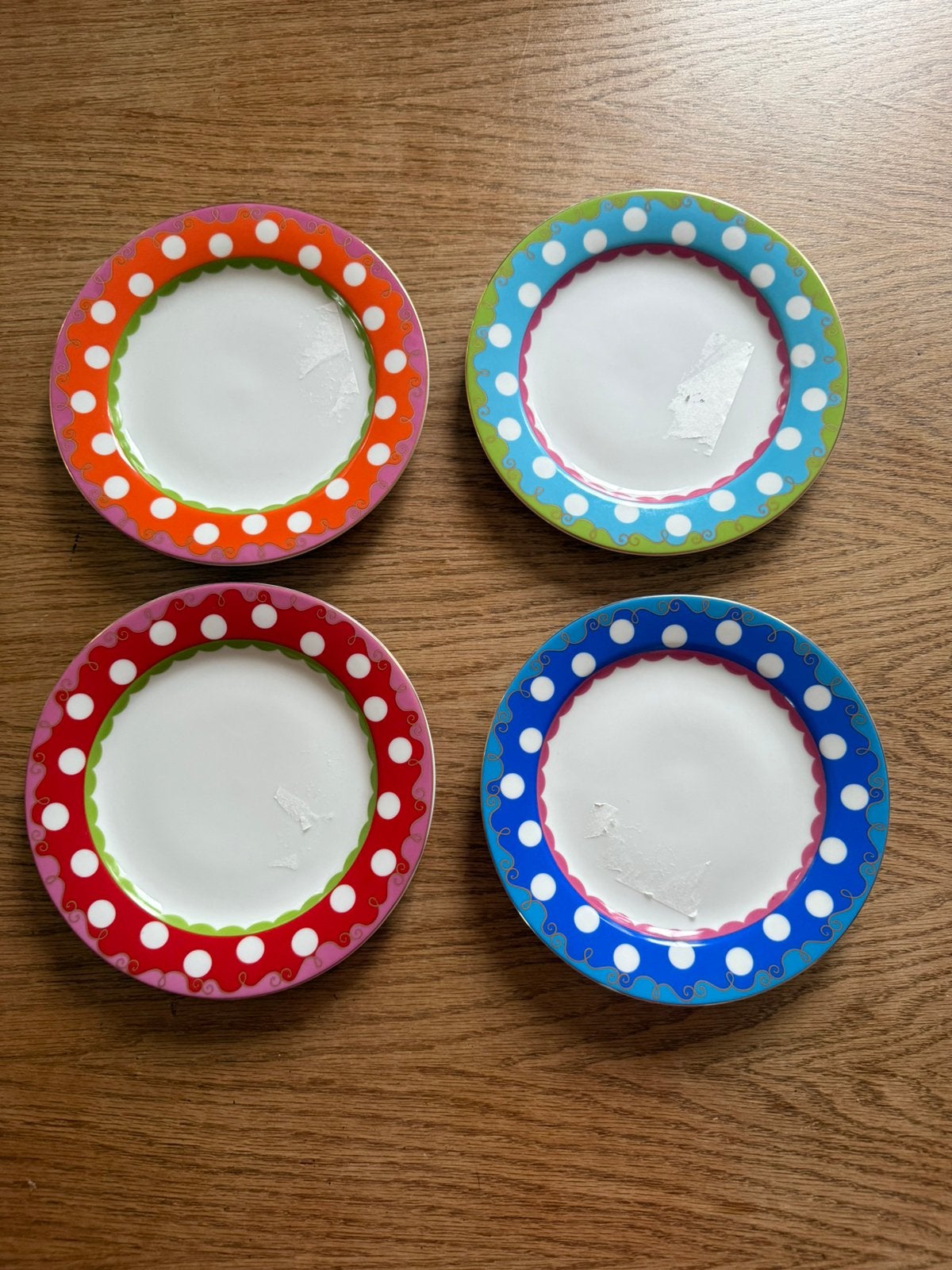 4 gebaksschotels oilily, Huis en Inrichting, Keuken | Servies, Ophalen of Verzenden, Zo goed als nieuw, Overige stijlen, Bord(en)