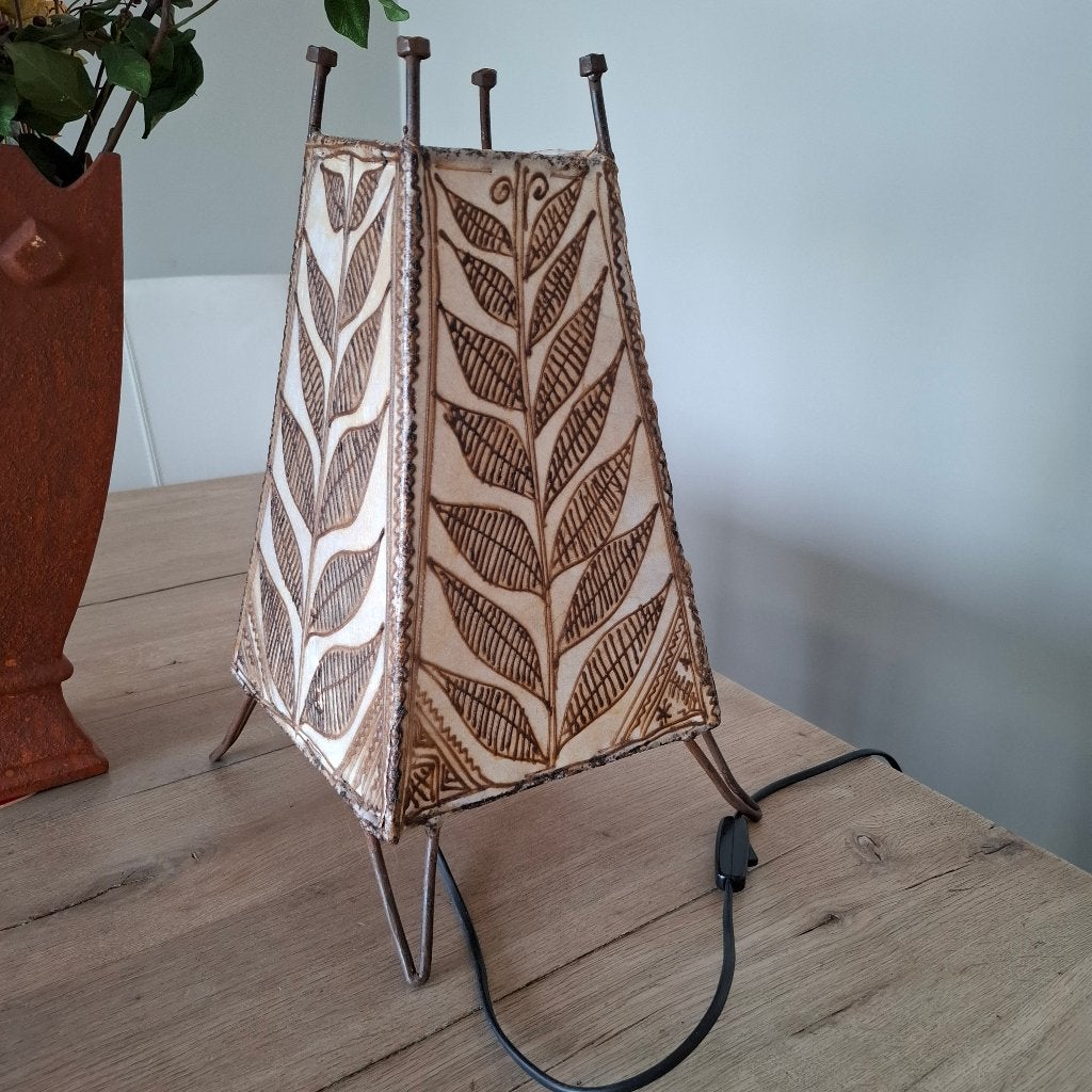 Mooi vintage tafellamp met varkensblaas kap, Antiek en Kunst, Ophalen of Verzenden