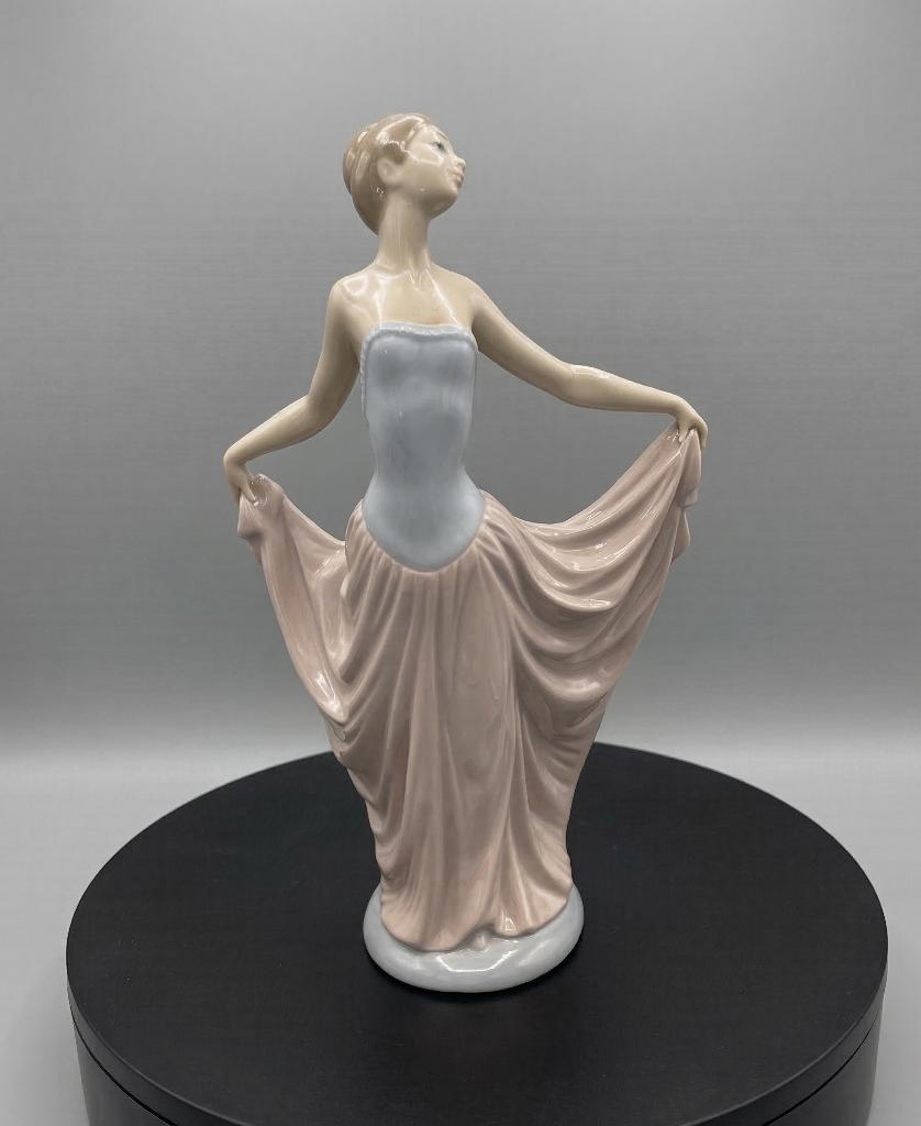 Lladró Porselein - Danseres #5050 - Ballerina Sculptuur, Ophalen of Verzenden, Gebruikt, Mens