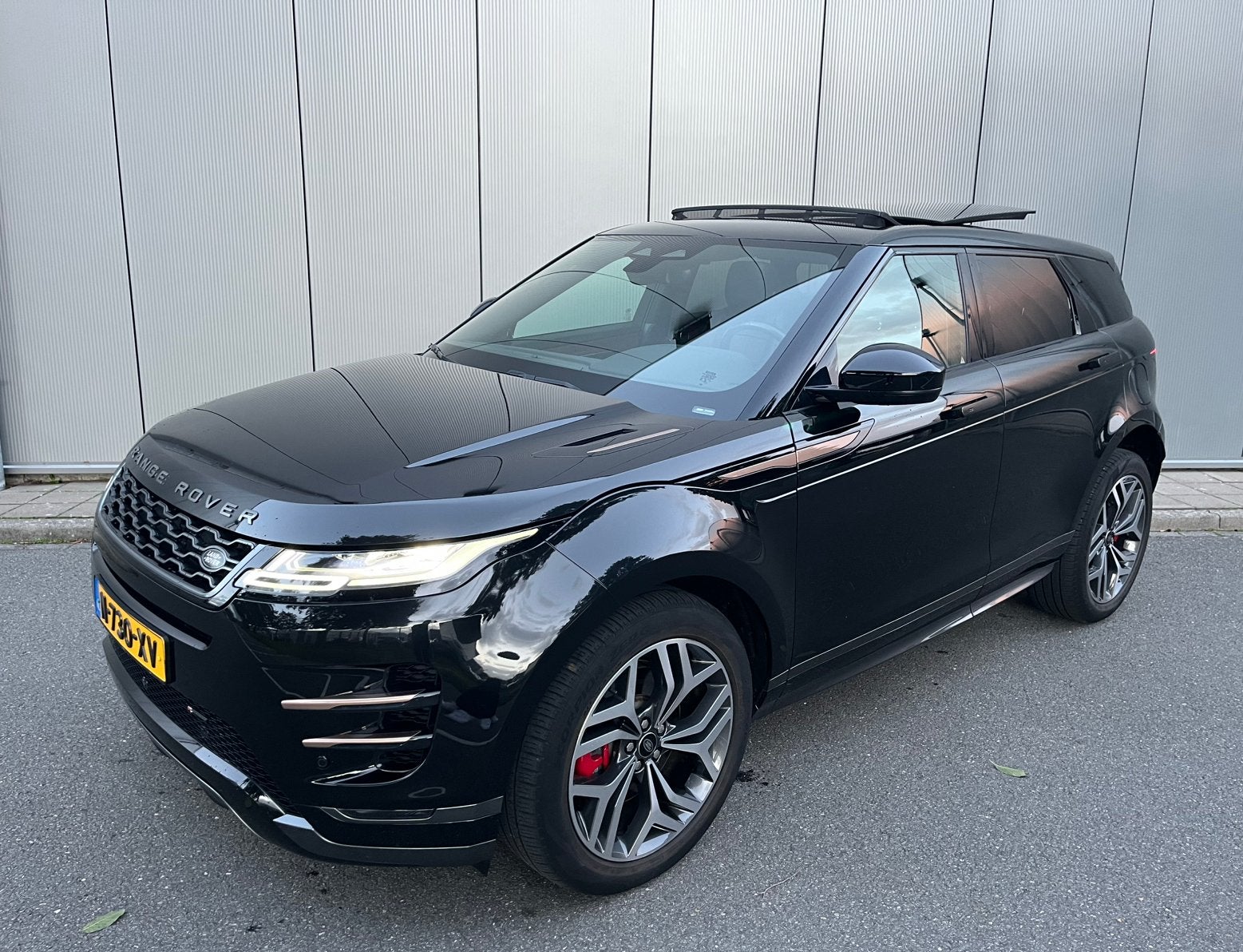 Range Rover Evoque P300e HSE R-Dynamic AWD Aut. 2022 61806km, Auto's, Automaat, 1498 cc, Euro 6, Zwart