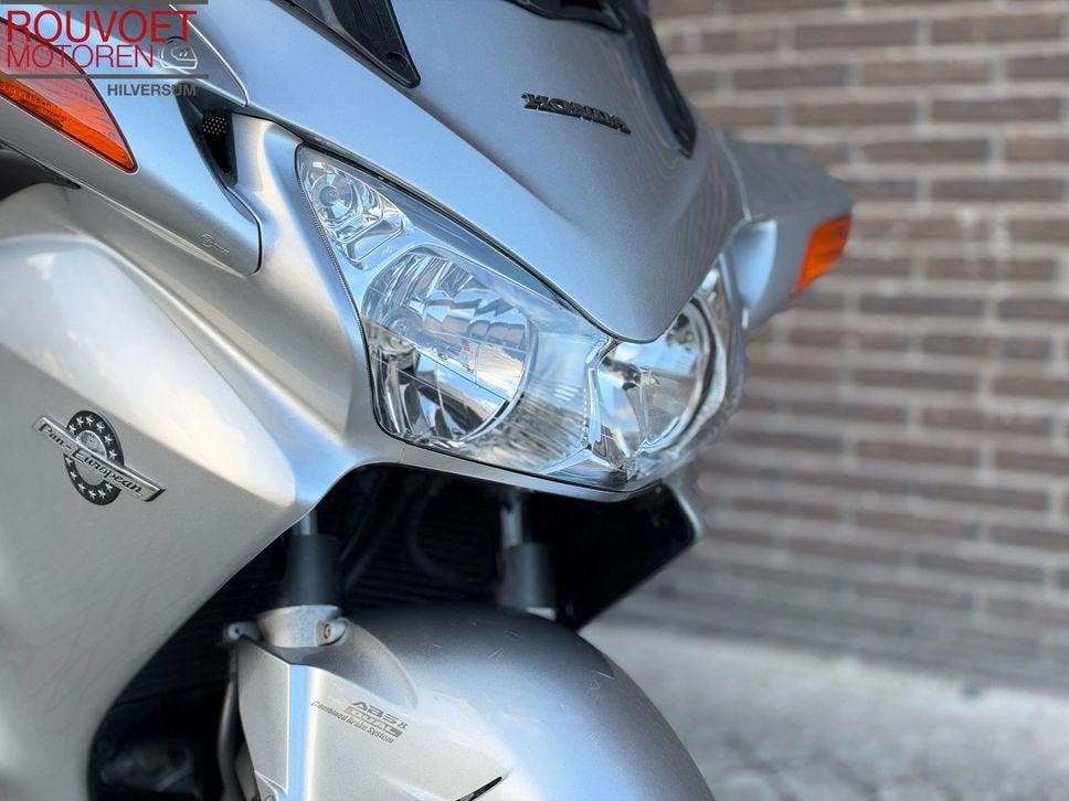 HONDA ST 1300 PAN EUROPEAN ABS ST1300 1300Pan, HONDA, 4 cilinders, Motorrijbewijs A, Bedrijf