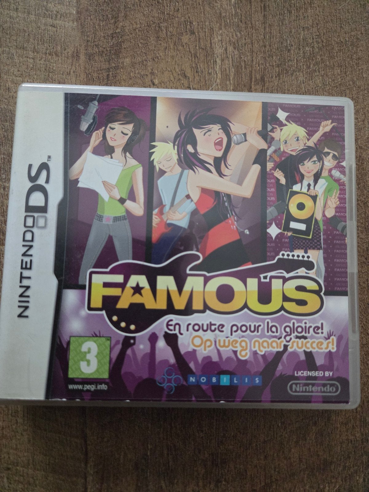 Famous, 1 speler, Ophalen of Verzenden, Zo goed als nieuw