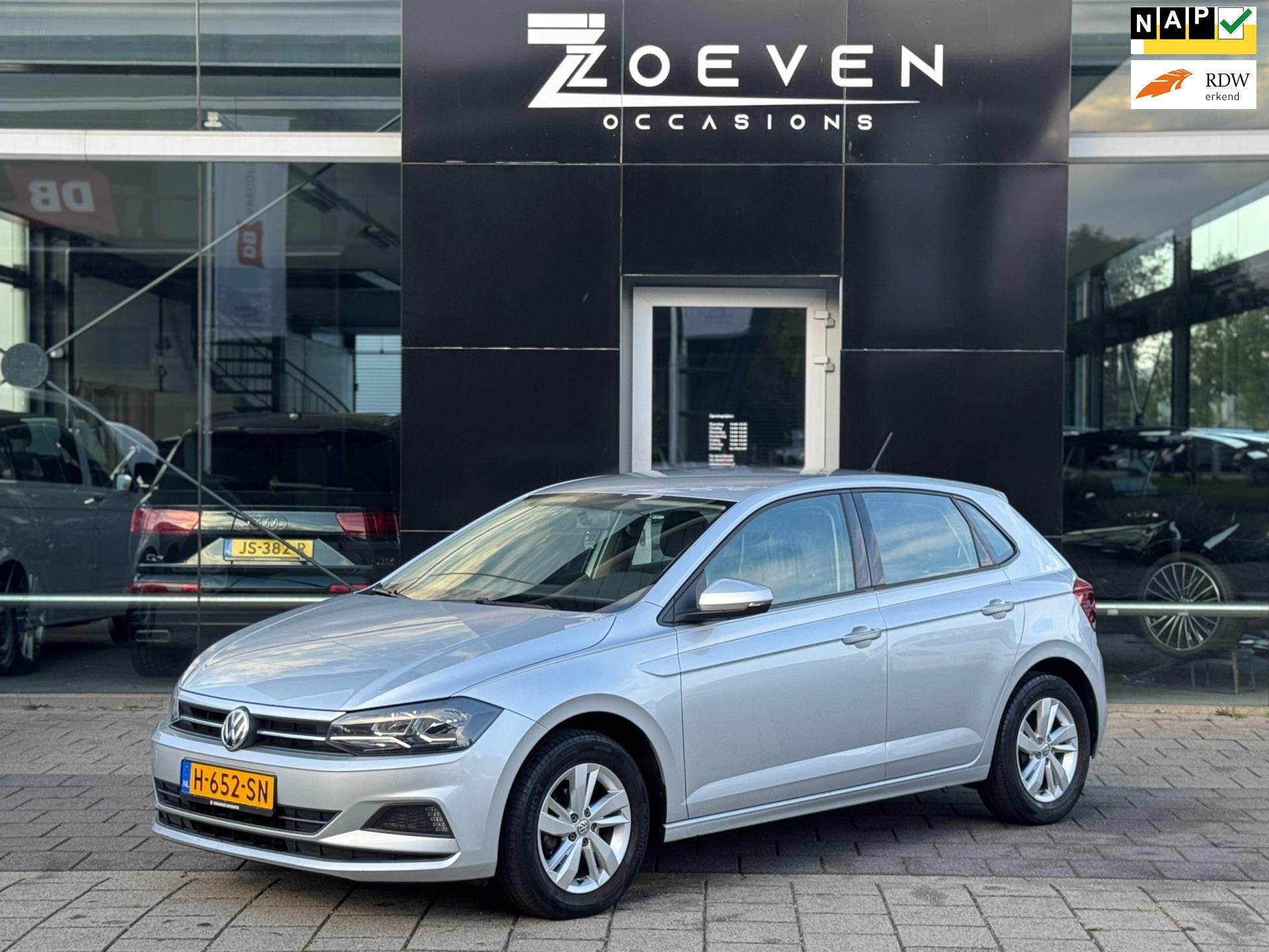 Volkswagen Polo 1.0 TSI Comfortline Business, Voorwielaandrijving, Stof, 23 km/l, Bedrijf