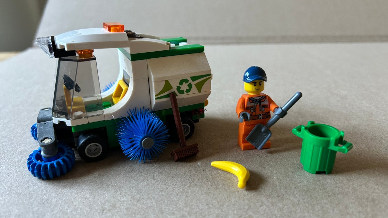 Lego City Straatveger 60249, Ophalen of Verzenden, Zo goed als nieuw