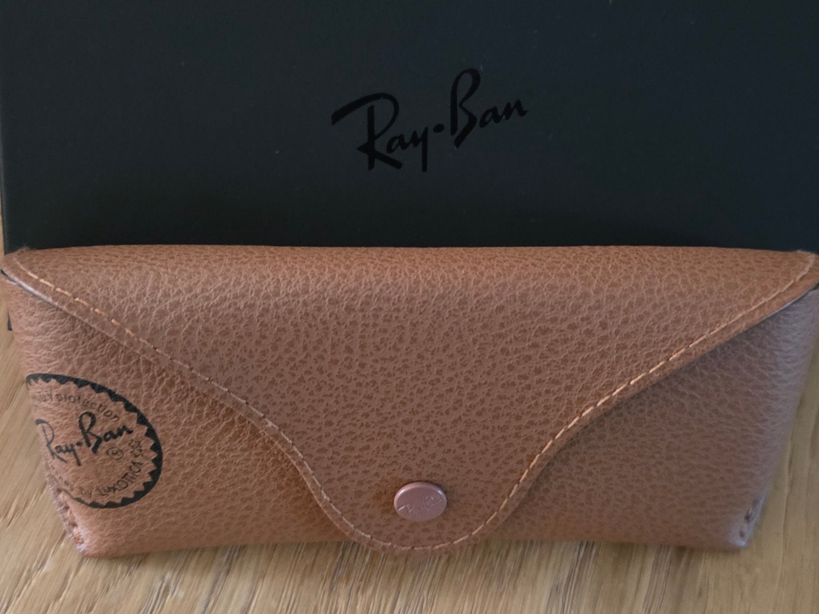 Ray ban zonnebril lederen case., Ophalen of Verzenden, Bruin