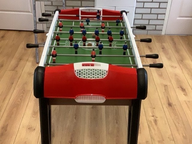 Voetbaltafel Smoby  - Leuk tijdens het WK voetbal - NIEUW!!, Kinderen en Baby's, Speelgoed | Voetbaltafels, Ophalen, Zo goed als nieuw