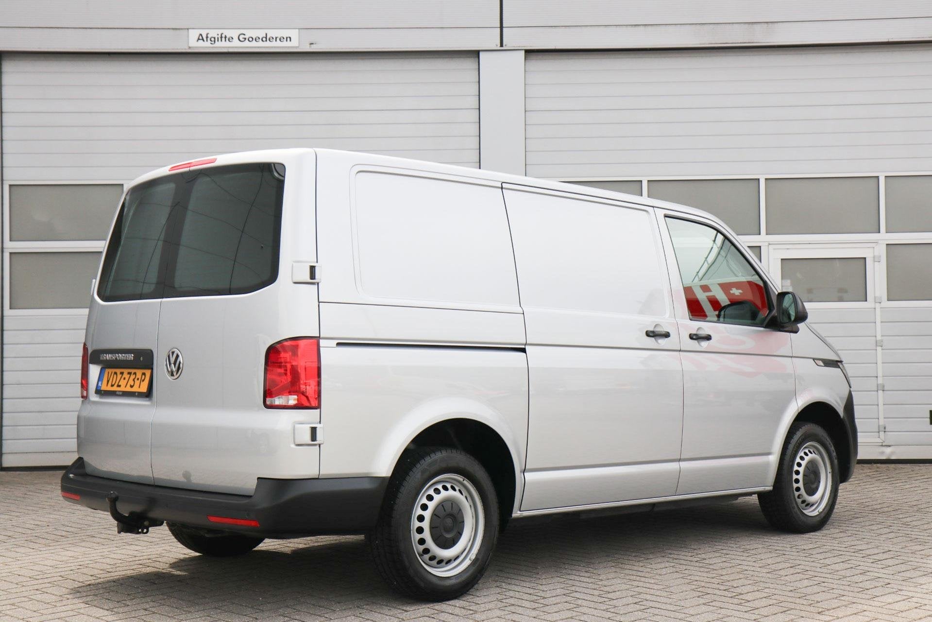 Volkswagen Transporter 2.0 TDI 150pk DSG L1H1 28 | Navigatie, Auto's, 12 maanden, Stof, Gebruikt, 4 cilinders