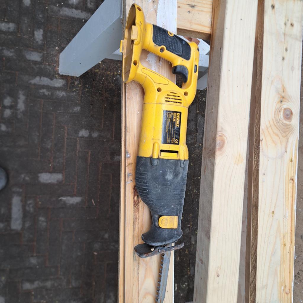 DeWalt reciprozaag 18volt, Doe-het-zelf en Verbouw, Gereedschap | Zaagmachines, Ophalen of Verzenden, 600 tot 1200 watt, Reciprozaag