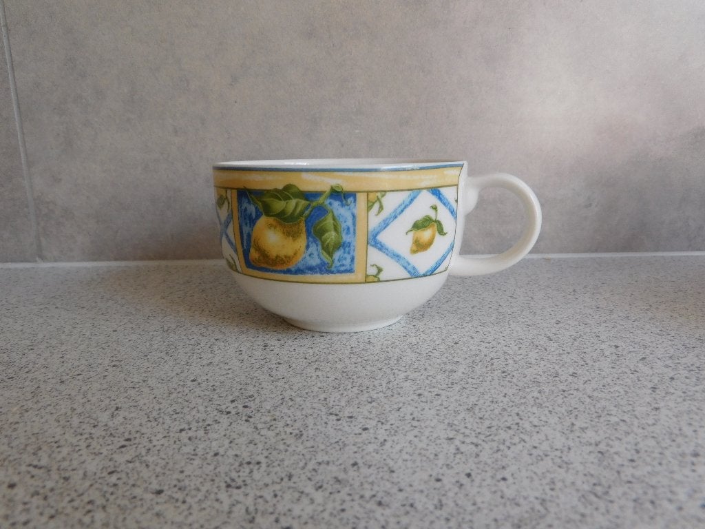 Teacup Everyday Lemon Trellis Royal Doulton, Ophalen of Verzenden, Zo goed als nieuw, Overige stijlen, Kop(pen) en/of Schotel(s)