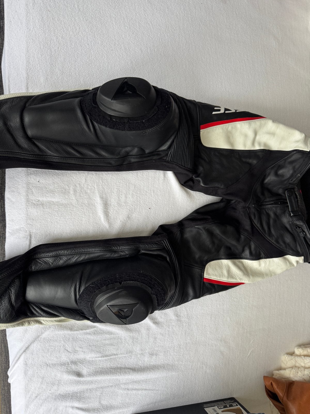 Dainese Leren Motorbroek - Zwart/Wit/Rood, Ophalen of Verzenden, Tweedehands, Heren, Broek | leer