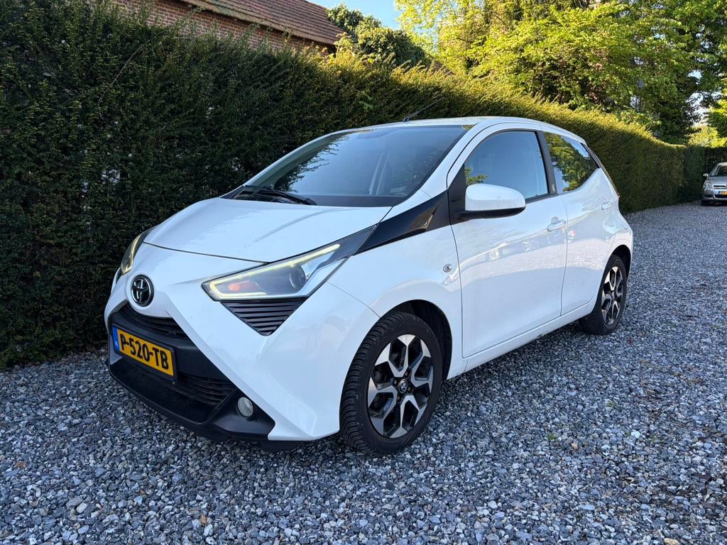 Toyota Aygo 1.0 Vvt-i 72pk X-shift 5D 2021 Wit, 4 stoelen, 3 cilinders, Geïmporteerd, Aygo