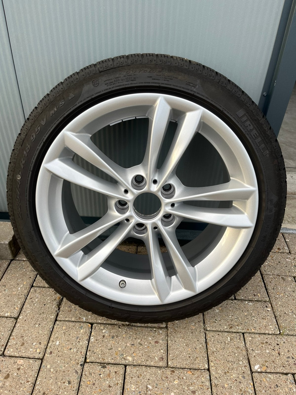 Originele 18inch BMW runflat winterset F30/31/32/33, Ophalen, 18 inch, Banden en Velgen, Nieuw