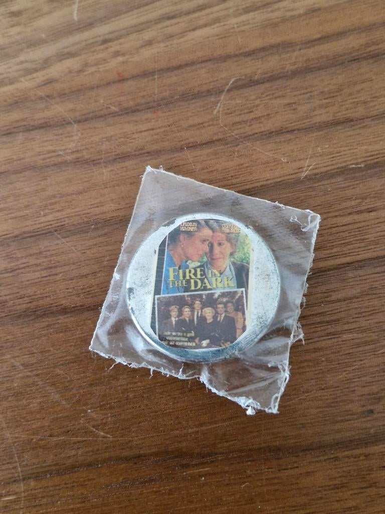 195 Film Button Fire in the Dark, Ophalen of Verzenden, Nieuw, Overige onderwerpen