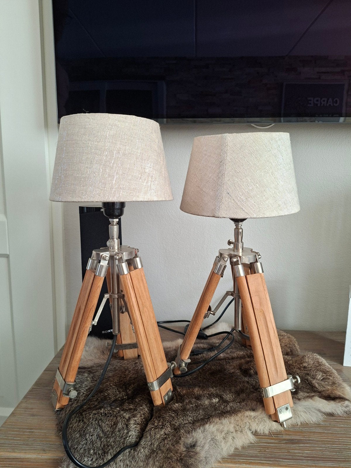 Set van 2 vintage tafellampen met houten statief, Beige, Vintage, Met kap, Ophalen of Verzenden