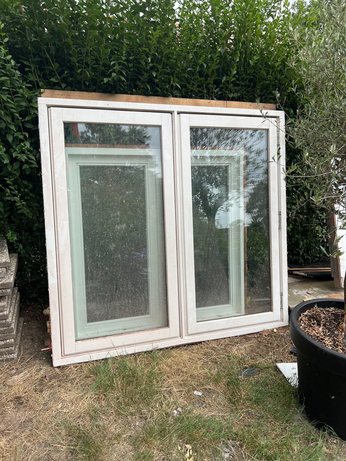 2 x hardhouten kozijn met dubbel glas, Doe-het-zelf en Verbouw, Kozijnen en Schuifpuien, Raamkozijn, Zo goed als nieuw, Hout, Ophalen