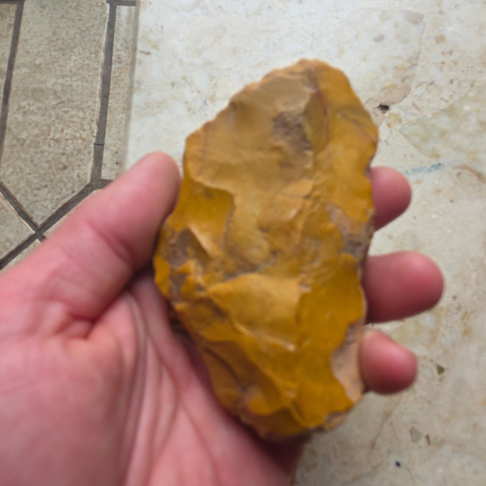 Fontmaure vuistbijl - Prehistorisch werktuig, Ophalen of Verzenden