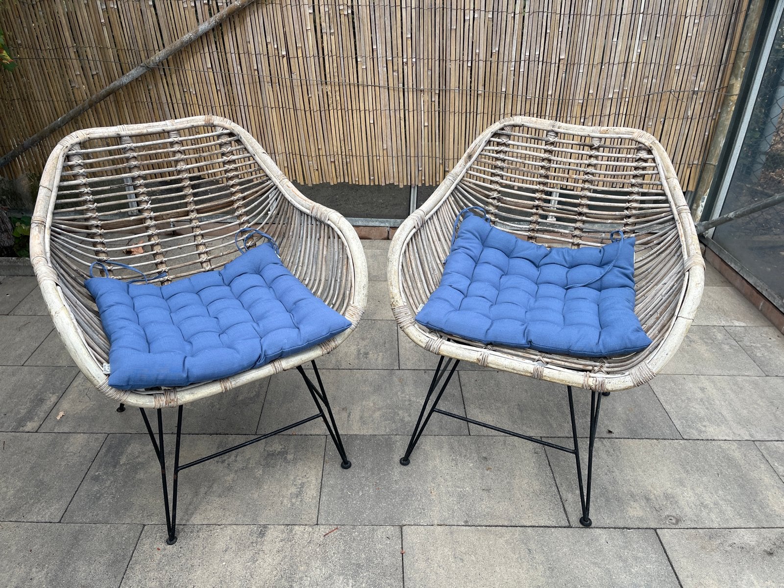 Set van 2 rotan stoelen met blauwe kussens, Ophalen, Gebruikt, Twee, Overige kleuren