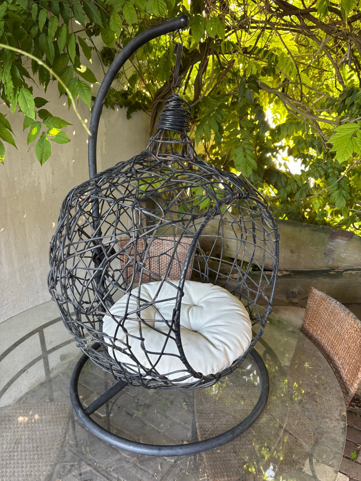 Katten Hangstoel Rotan Zwart met Kussen, Huis en Inrichting, Stoelen, Ophalen, Gebruikt, Zwart, Riet of Rotan