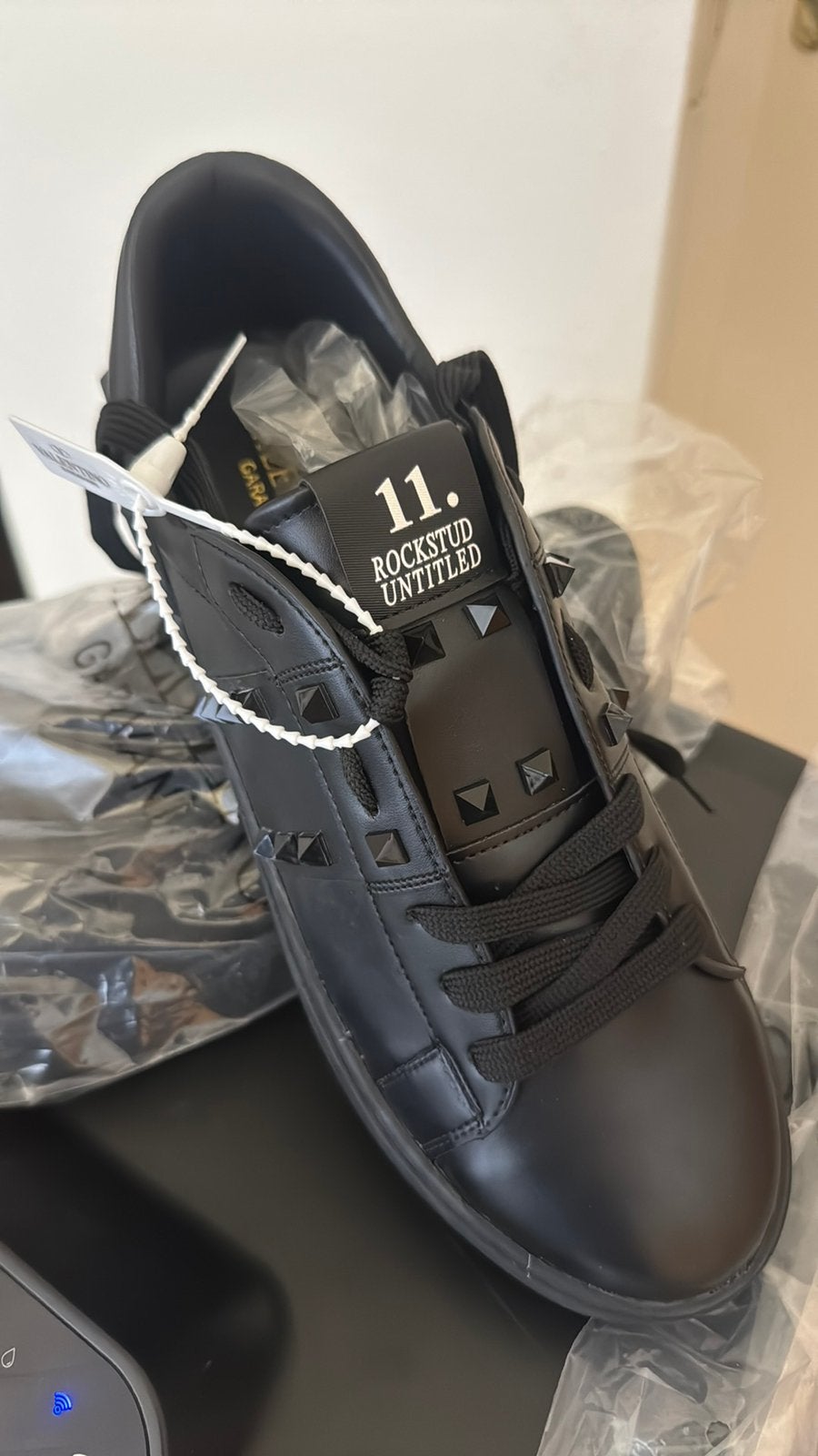 Valentino Rockstud Sneakers Maat 44, Ophalen of Verzenden, Zo goed als nieuw, Zwart