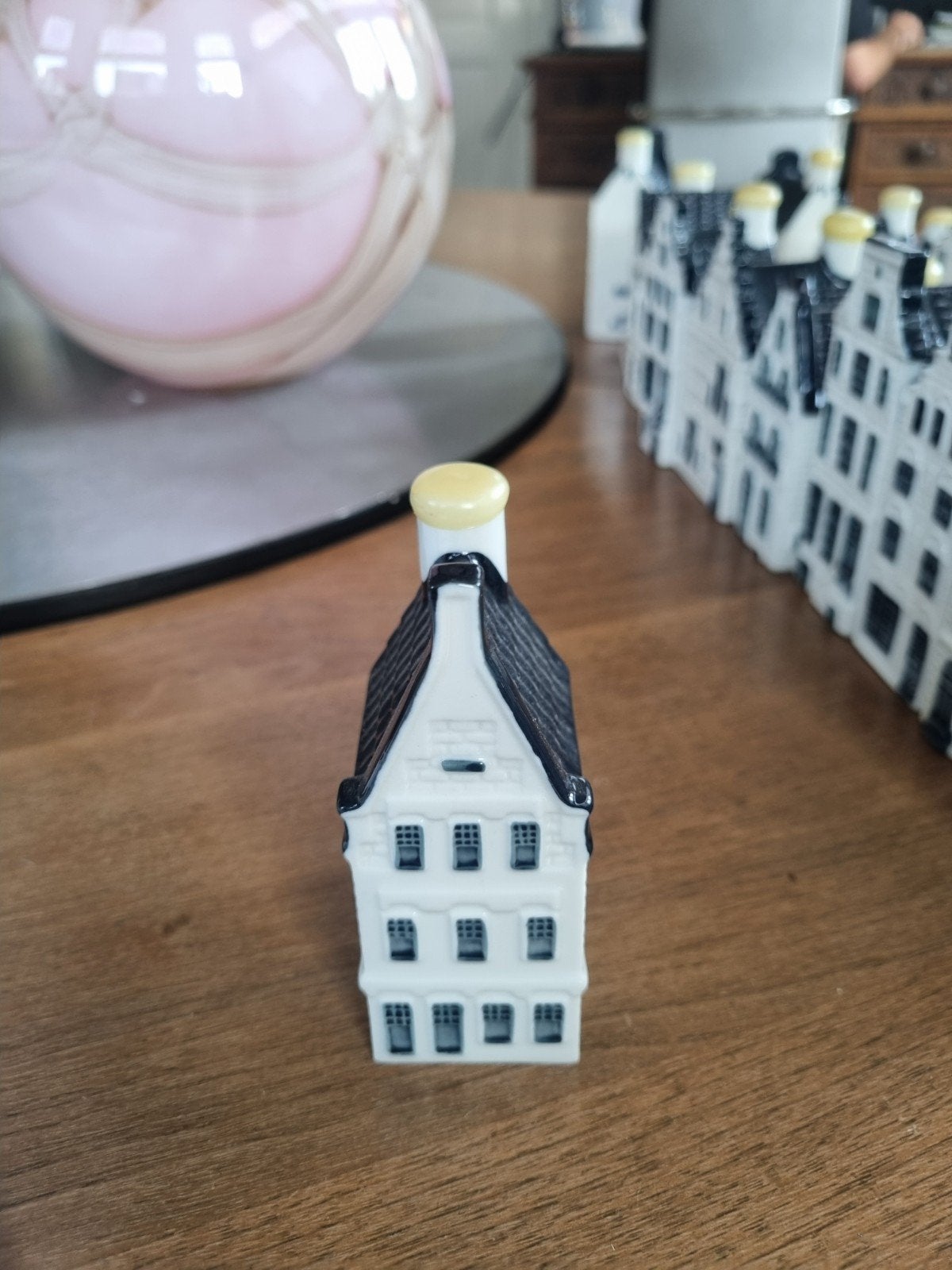 KLM Huisje nummer 31 - Koornmarkt 87, Delft, Verzamelen, KLM Huisjes, Ophalen of Verzenden, Zo goed als nieuw, 21 t/m 40, Gevuld
