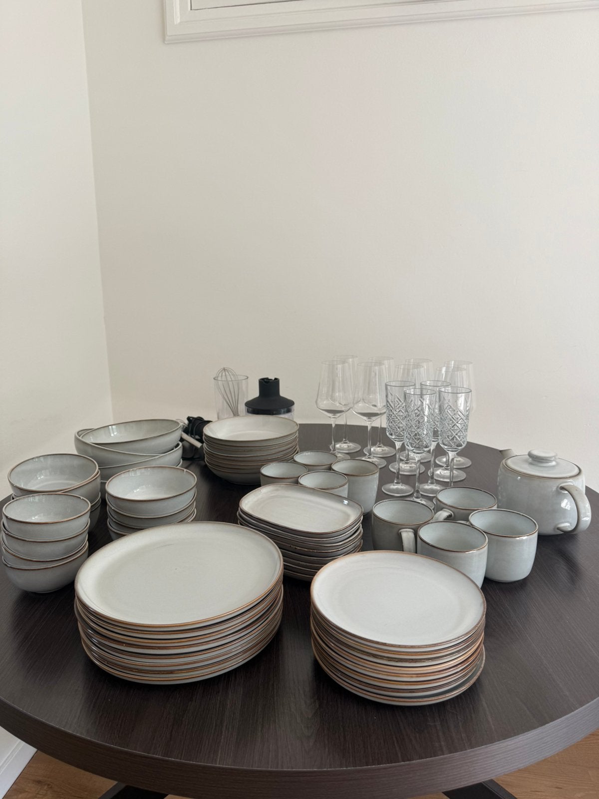 Servies (ikea) & kristal wijnglazen & mixer, Ophalen, Zo goed als nieuw, Bord(en), Overige stijlen