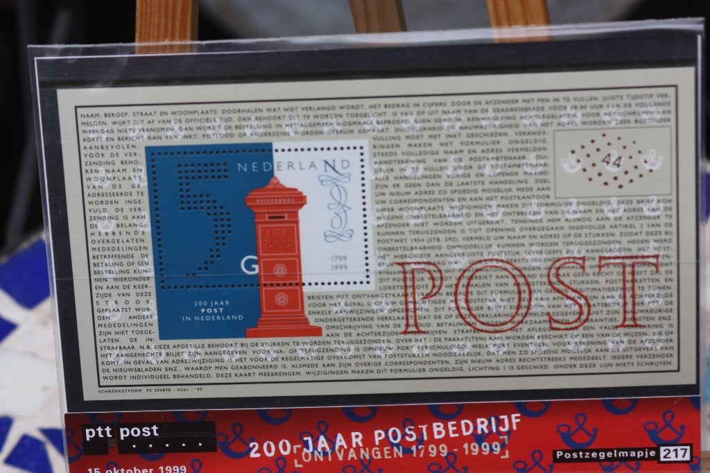 Postzegelmapje 1999 200 jaar postbedrijf in Nederland mooi, Ophalen of Verzenden, Na 1940, Postfris