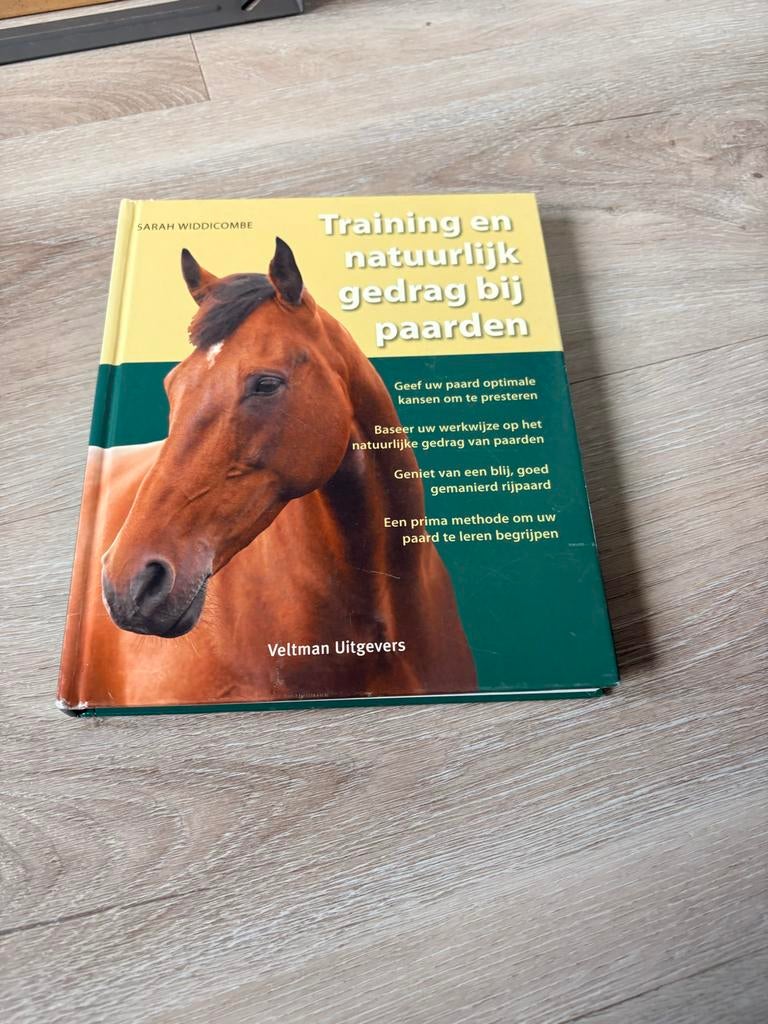 Ruilen Training en natuurlijk bij paarden - Sarah Widdicombe, Ophalen, Gelezen