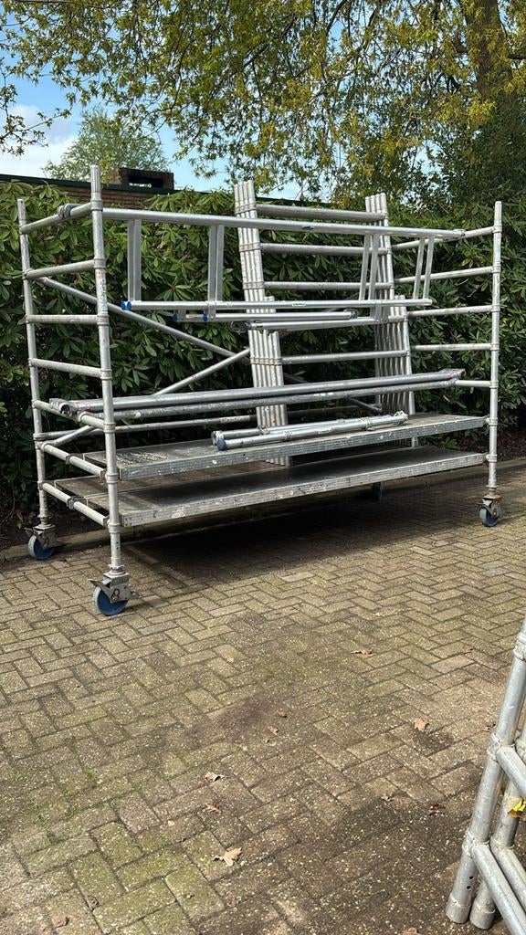 Skyworks rolsteiger 135x305 fiberdeck vloeren, Doe-het-zelf en Verbouw, Steigers, Ophalen, Rolsteiger of Kamersteiger, 5 meter of hoger