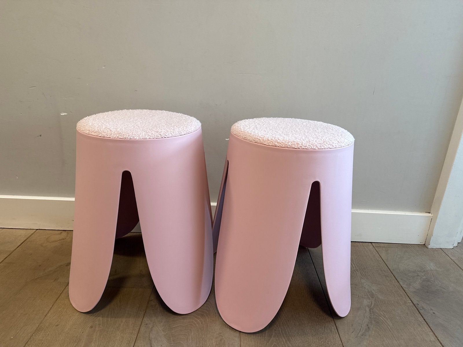 Set van 2 roze krukjes met teddy zitting, Ophalen, Zo goed als nieuw, Kunststof