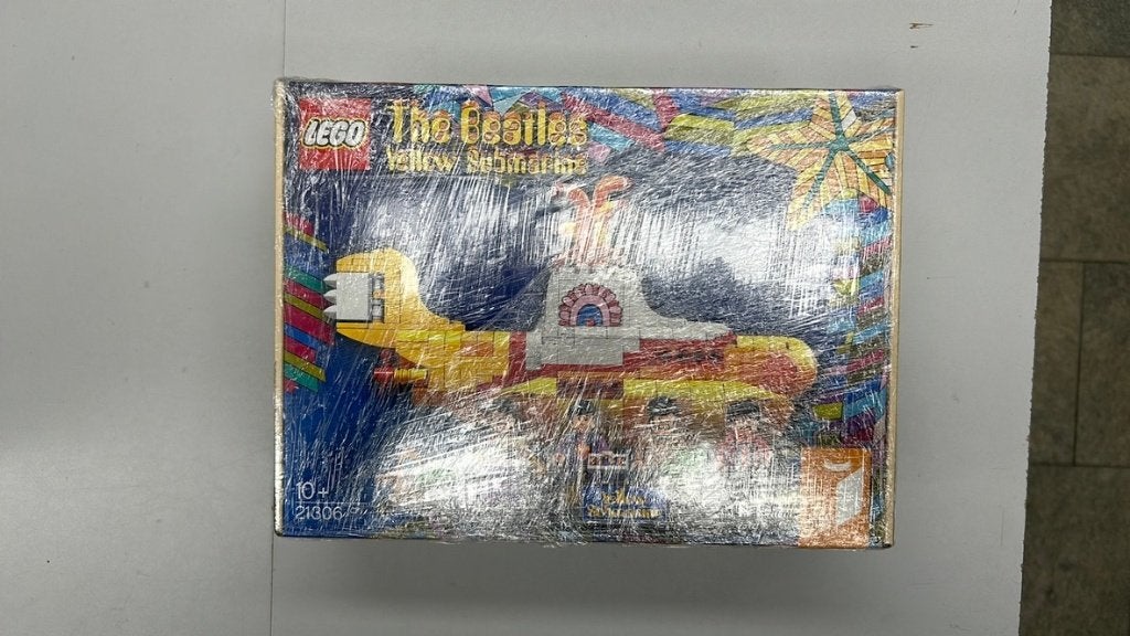 SB2397 Lego the Beatles yellow submarine 21306 - NIEUW, Ophalen of Verzenden, Nieuw
