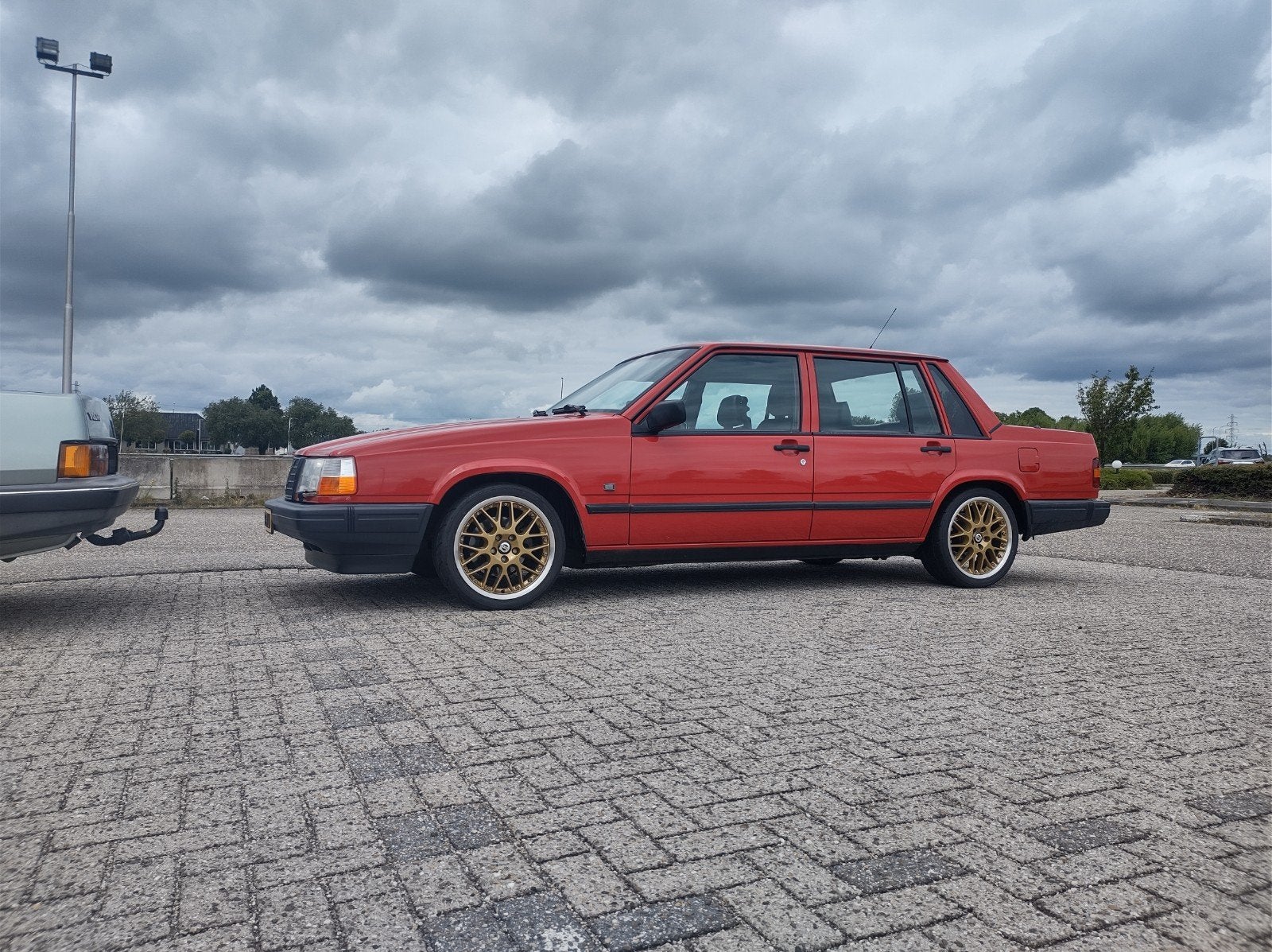 Volvo 740 2.3 Turbo Interc  1990 Rood, 164 pk, Zwart, 4 cilinders, Radio