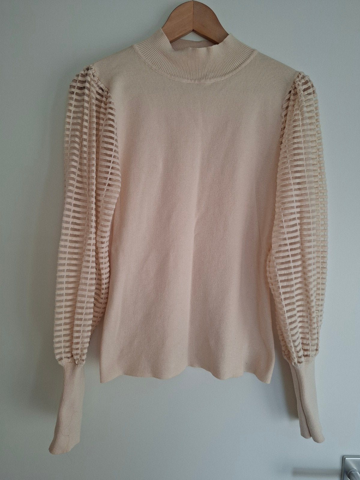 Moocci top met pofmouwen S/M, Maat 38/40 (M), Beige, Ophalen of Verzenden, Zo goed als nieuw