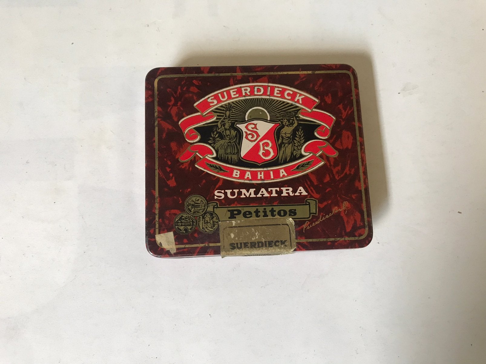 Sigarenblikje metaal: Suerdieck Bahia/ Sumatra/ Petitos., Ophalen of Verzenden, Gebruikt, Tabaksdoos of Verpakking