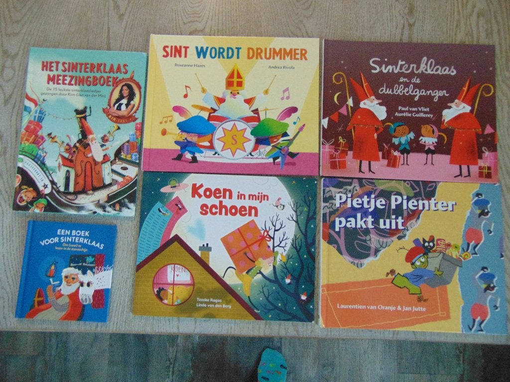 6x Sinterklaas boek - set Sint boeken, Ophalen of Verzenden, Zo goed als nieuw, Paul van Vliet, Fictie algemeen