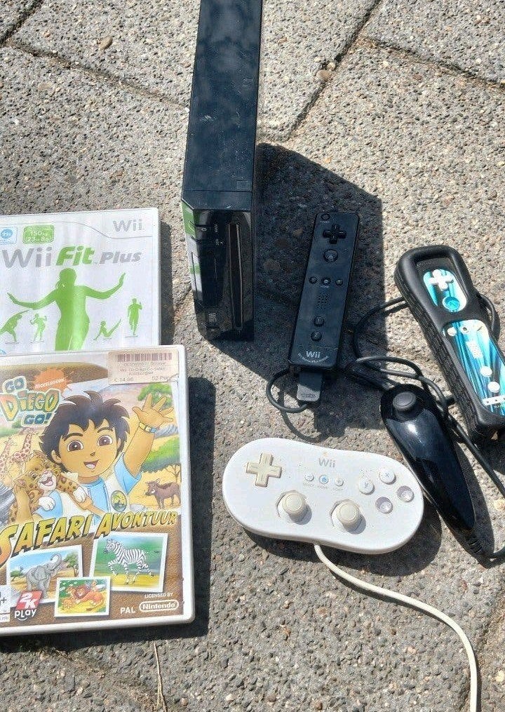 Wii console met controllers en games, goed werkend, Spelcomputers en Games, Verzenden, Gebruikt, Met 2 controllers, Met games