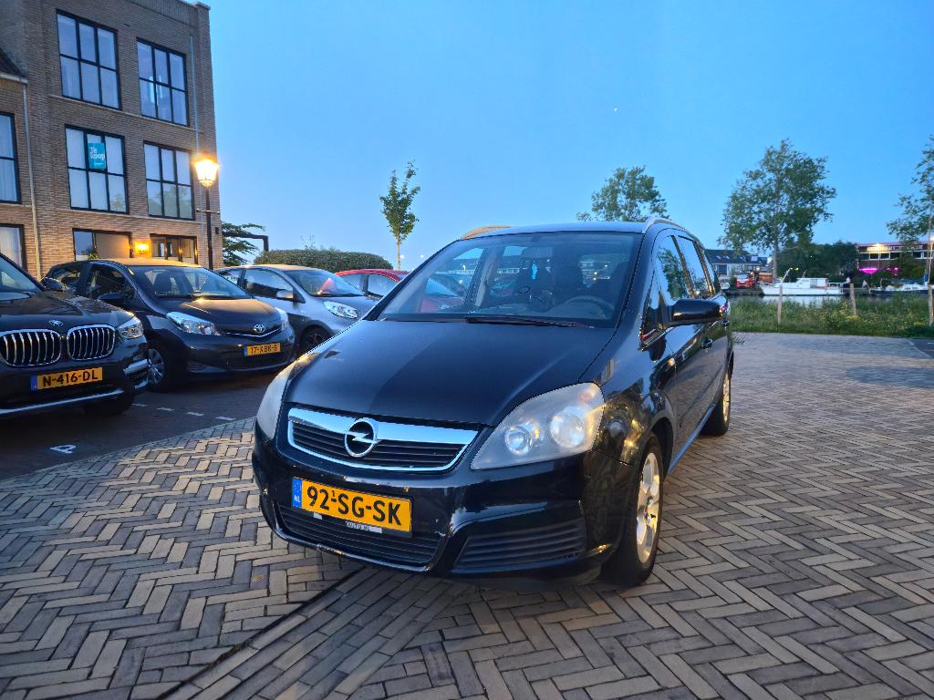 Opel Zafira 2006 1.6 benzine 7 Persoons APK 2027!, 4 cilinders, 7 stoelen, Origineel Nederlands, Euro 4