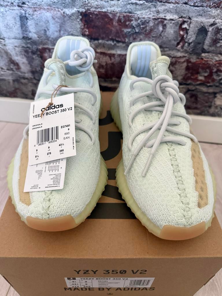 Adidas Yeezy Boost 350 V2 Hyperspace - Maat 43 1/3, Kleding | Heren, Schoenen, Ophalen of Verzenden, Nieuw, Overige kleuren, Sneakers of Gympen
