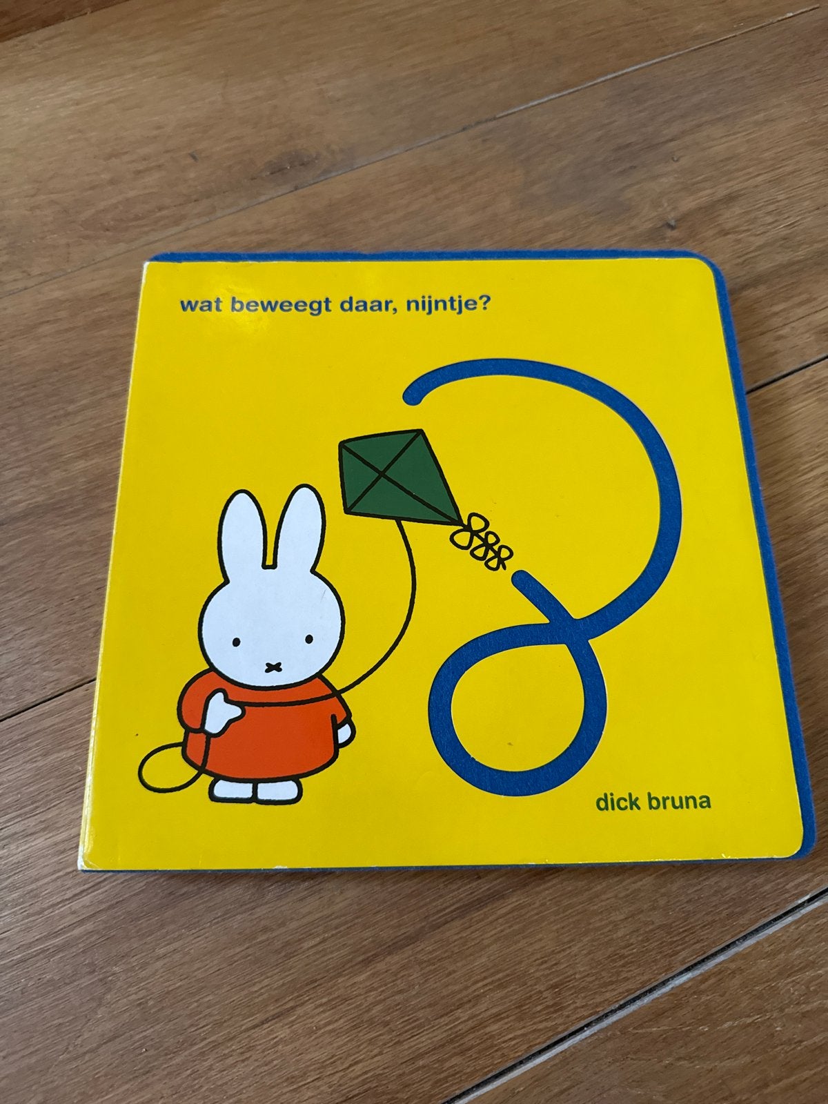 Nijntje: Wat beweegt daar, nijntje? Voel- en ontdekboek, Ophalen of Verzenden, Zo goed als nieuw, Uitklap-, Voel- of Ontdekboek