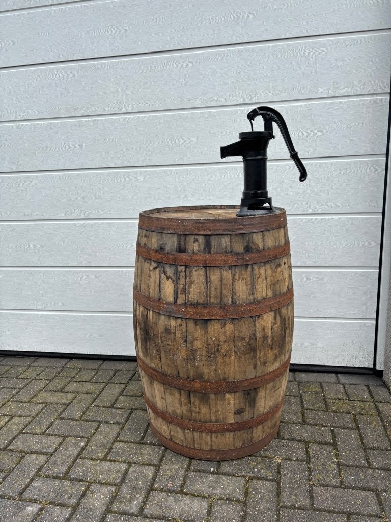 Regenton met pomp, whiskey vat eiken vat, Tuin en Terras, 150 liter of meer, Ophalen of Verzenden, Zo goed als nieuw, Met pomp