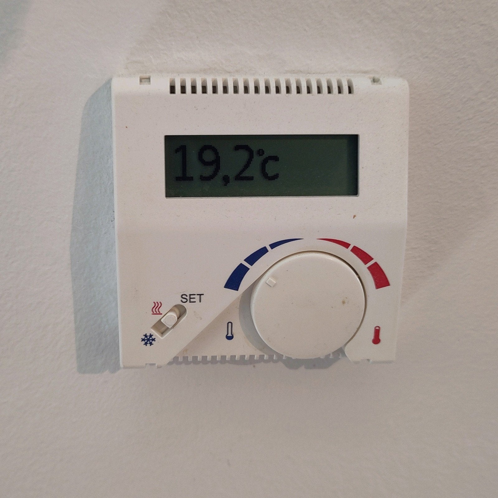 Gezocht: Alpha InnoTec thermostaat type 2643 AIT, Verzenden, Slimme thermostaat, Gebruikt