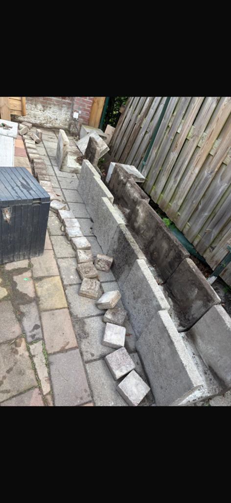U tegels. Gratis op te halen, Ophalen, Zo goed als nieuw, Beton, Terrastegels