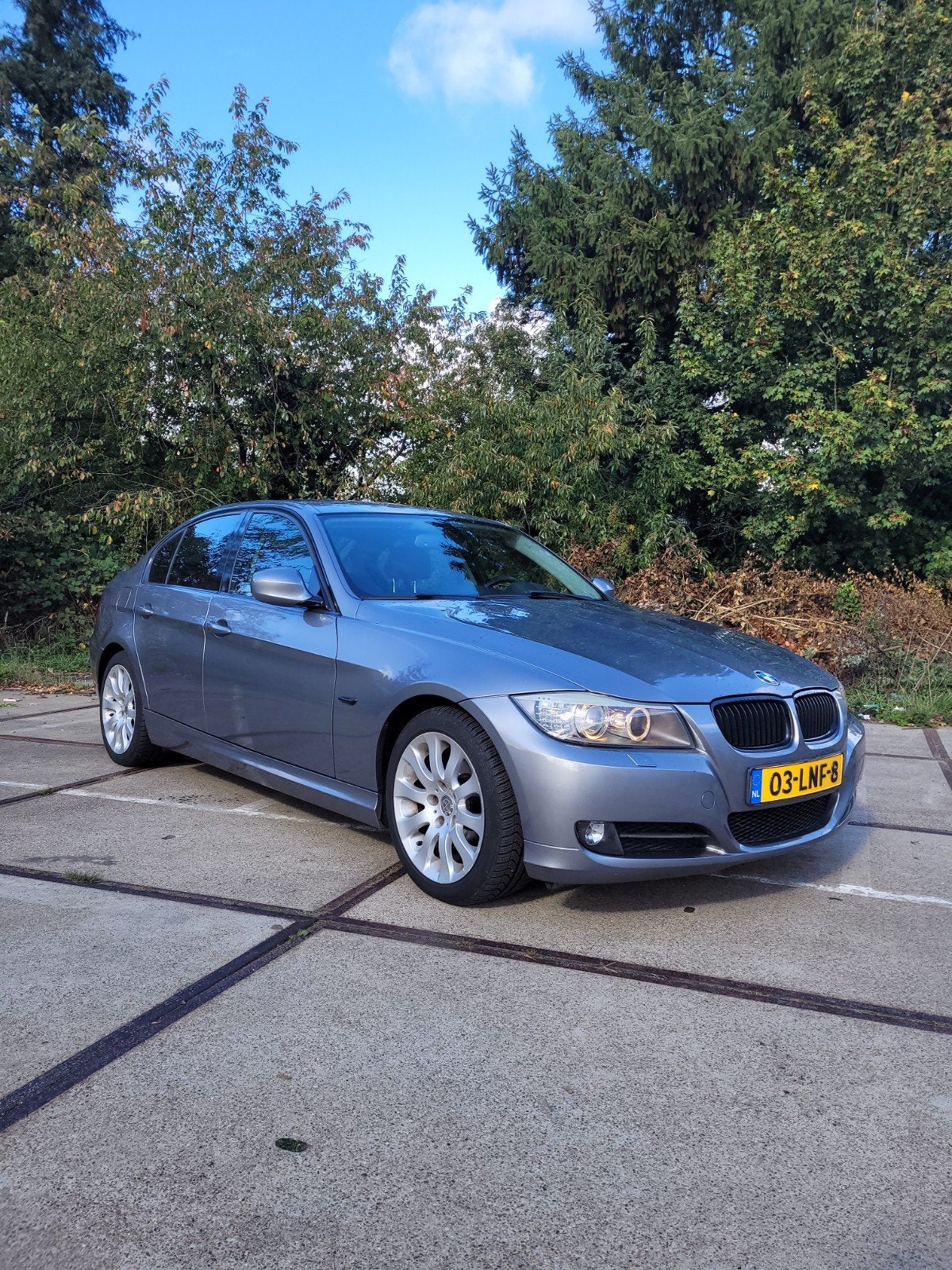 BMW 3-Serie 2.0 I 318 2010 Grijs youngtimer, Achterwielaandrijving, Bruin, Handgeschakeld, Particulier