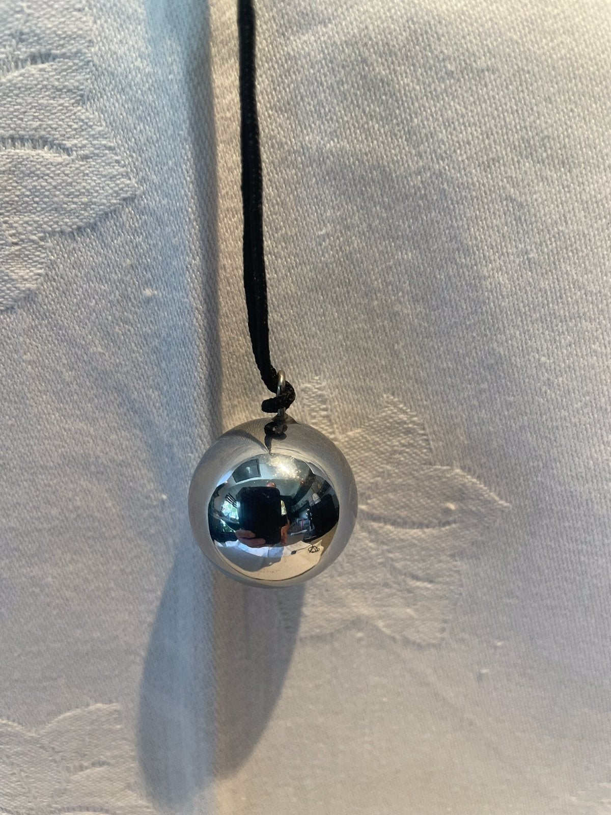 Baby bal met belletje, Sieraden, Tassen en Uiterlijk, Ophalen of Verzenden, Zo goed als nieuw, Overige kleuren, Zilver