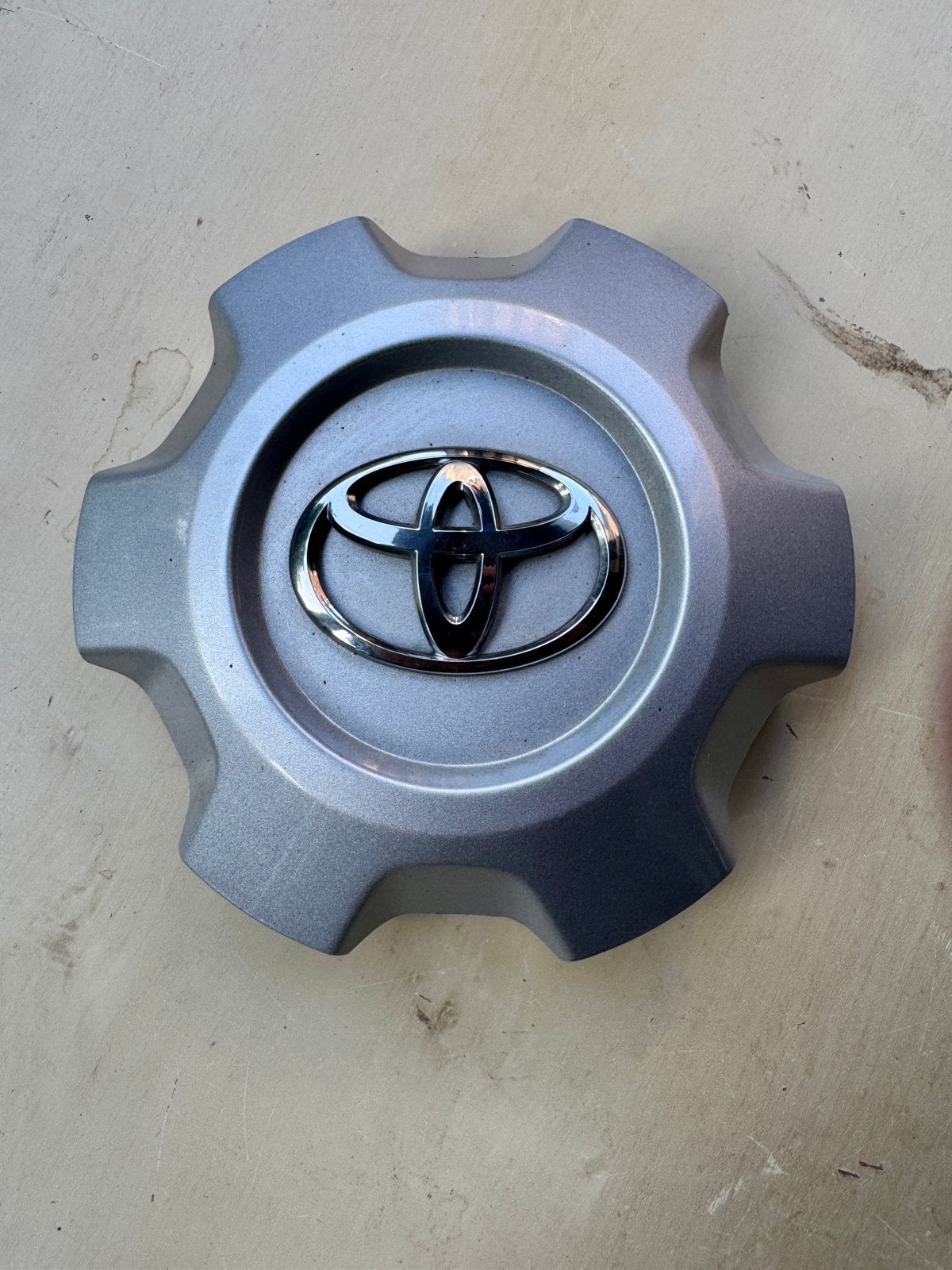 GEZOCHT: naafdoppen Toyota, lees tekst, Ophalen, Gebruikt